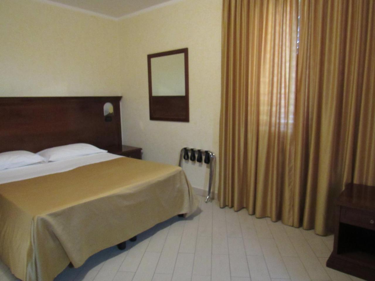 Pino Hotel Джиццерия Экстерьер фото